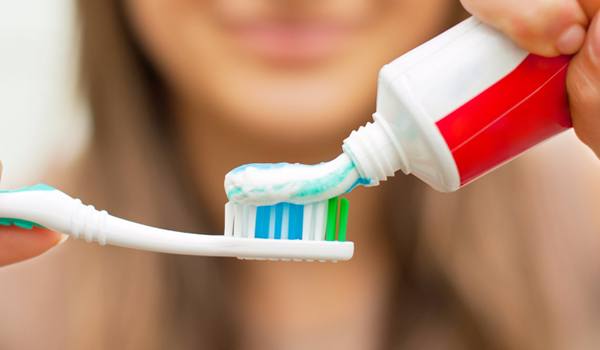 11 Beste Zahnpasta-Marken für Ihre kostbaren Pearlies 